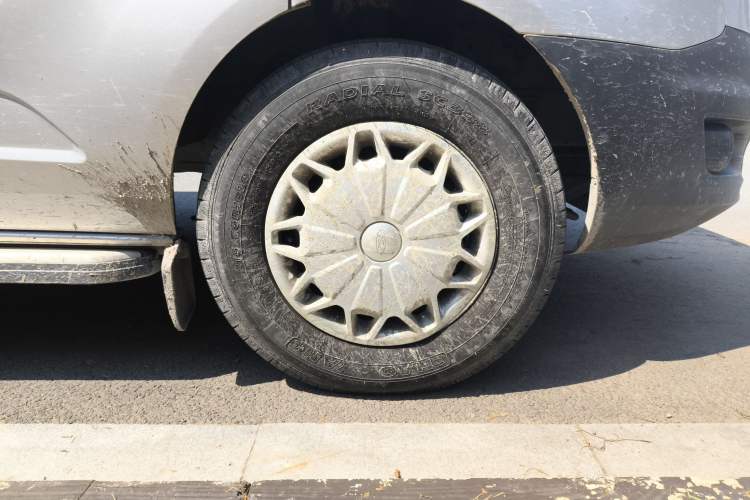 Used Ford Transit 2017 2.0T Diesel Multi-Function Commercial Vehicle Mid-Drive Mid-Roof China V Standard
