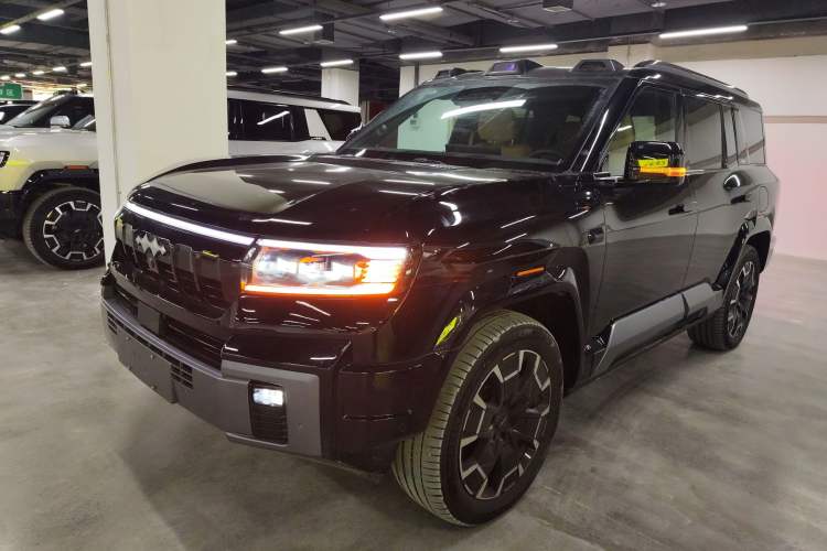 Used Formula Leopard 8 2025 Smart & Brave Flagship Edition 7 Seats