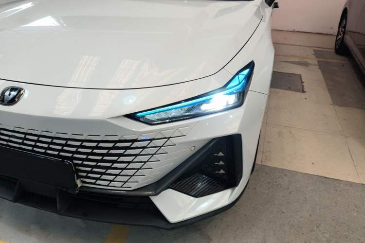 Used CHANGAN UNI-V 2022 1.5T Prestige Version Left Front Headlight