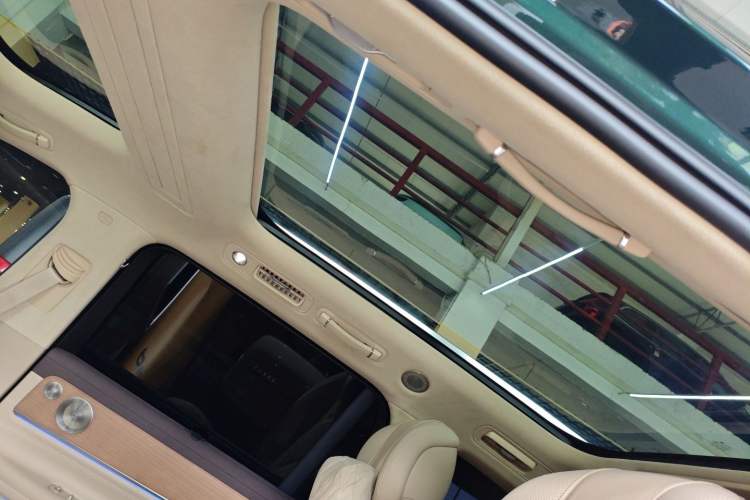 Used Hima AITO M9 2025 Pure Electric Ultra Version 100 kWh 6-Seater Model Headliner