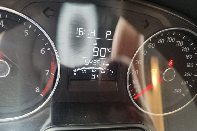 Used Volkswagen Polo 2016 1.6L Automatic Comfort Model
