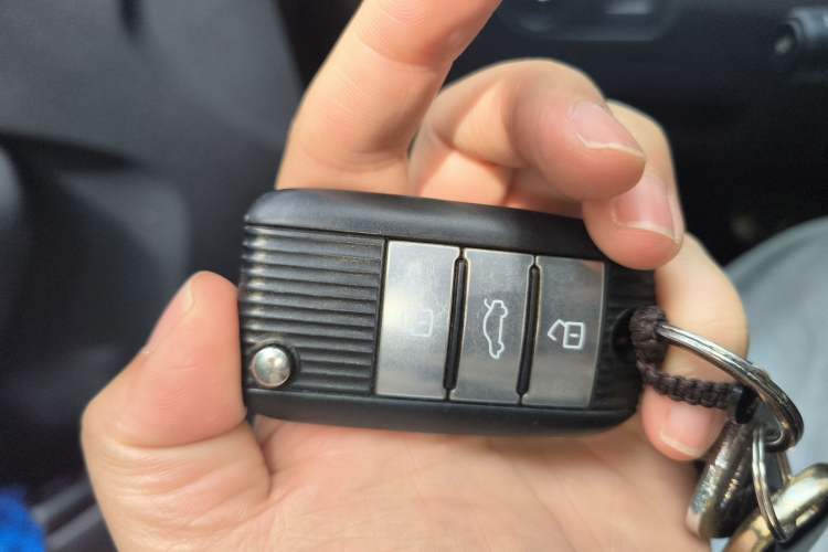 Used Roewe RX5 2016 20T Two-Wheel Drive Automatic Internet Smart Edition Vehicle Key