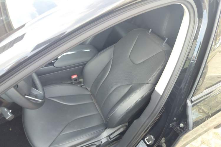 Used Hongqi E-QM5 2024 610 km PLUS