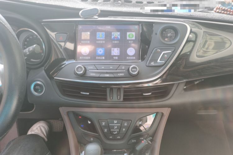 Used Buick Envision 2018 20T Two-Wheel Drive Luxury Model Audio And AC Panel