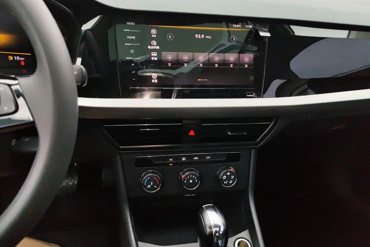 Used Volkswagen Lavida 2021 280TSI DSG Comfort Edition Audio And AC Panel