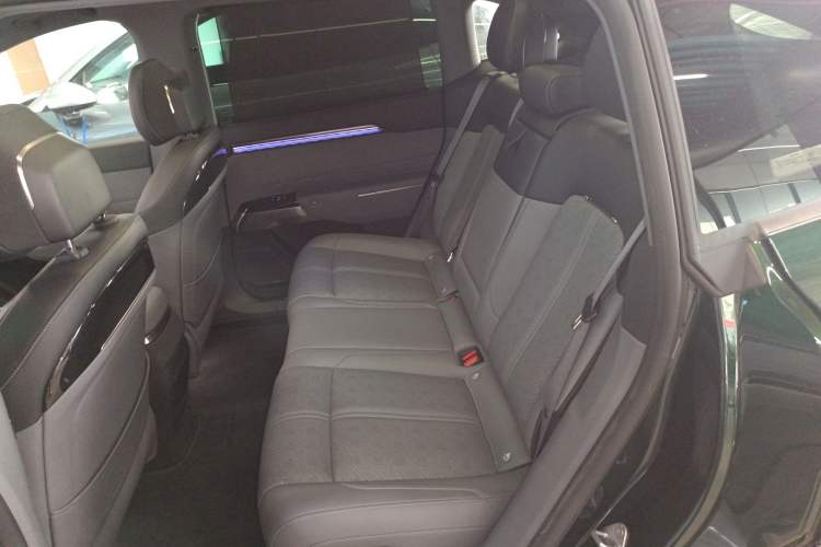 Used Zeekr 7X 2025 100 kWh Long-Range Rear-Wheel Drive with Intelligent Driving Features