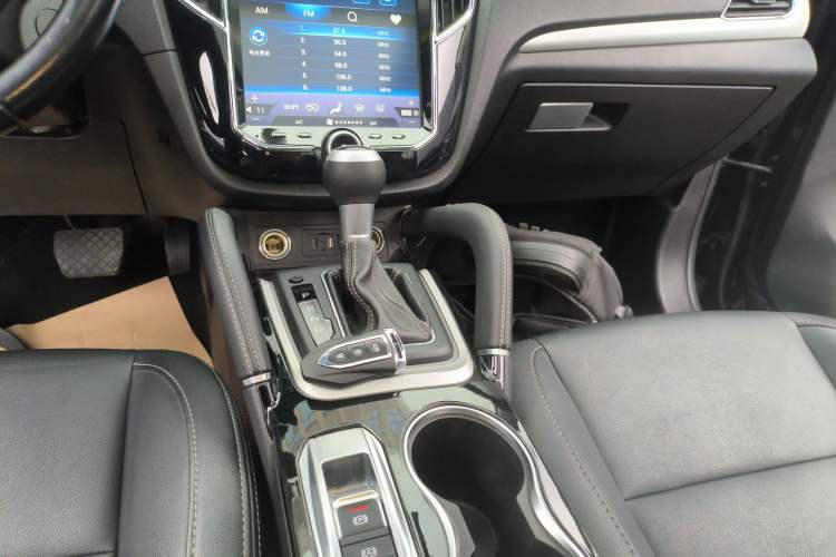 Used Zotye SR7 2016 1.5T CVT Cube Heart Edition China V Standard
