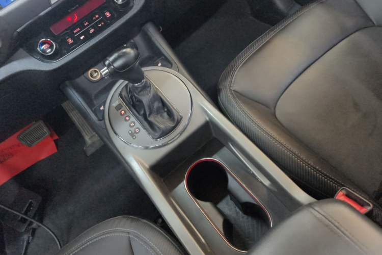 Used Kia Sportage R 2015 2.0L Automatic Two-Wheel Drive DLX Model Gear Lever