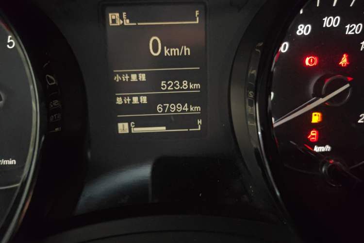 Used Wuling Hongguang PLUS 2019 1.5T Manual Comfort Version 7 Seats Odometer Close Up