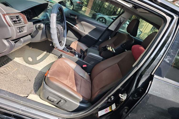 Used Toyota Camry 2016 2.5G 10th Anniversary Deluxe Navigation Edition