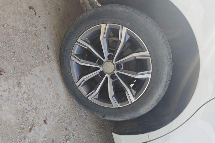 Used BYD Song MAX 2019 1.5T Automatic Smart Connect Ruiyi Model 7 Seats China V Emission Standard Right Rear Wheel Hub