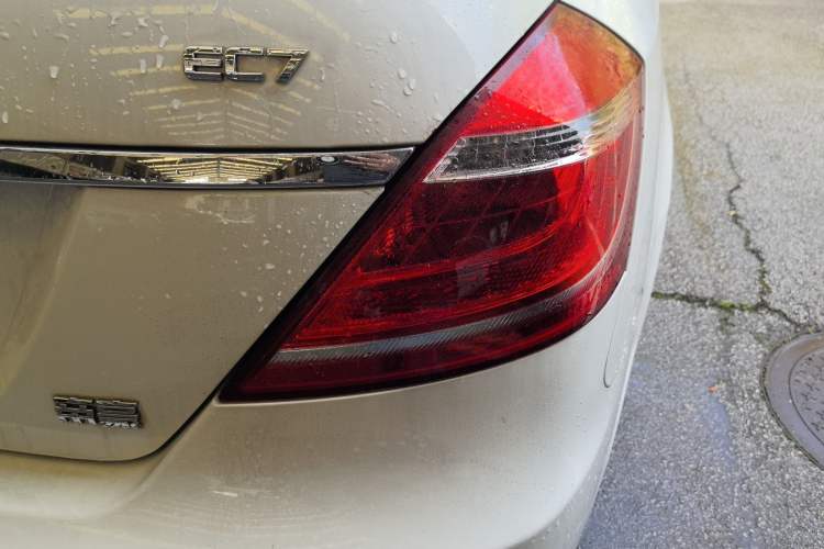 Used Geely Auto Emgrand 2014 Sedan 1.5L Manual Fashion Edition Right Rear Taillight