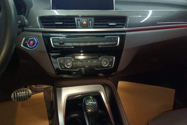 Used BMW X1 2019 xDrive20Li Luxury Model Audio And AC Panel