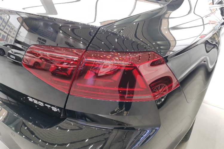 Used Volkswagen Magotan 2023 2 Million Units Commemorative Edition 330TSI DSG Luxury Version
