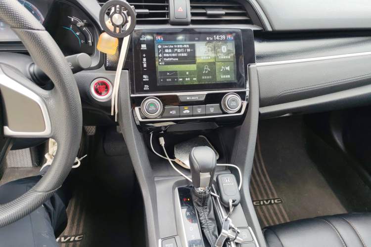 Used Honda Civic 2019 180TURBO CVT Shangdong Edition China VI Audio And AC Panel