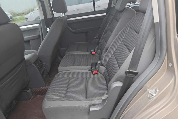 Used Volkswagen Touran 2015 1.4T Manual Fashion Edition 5-Seater