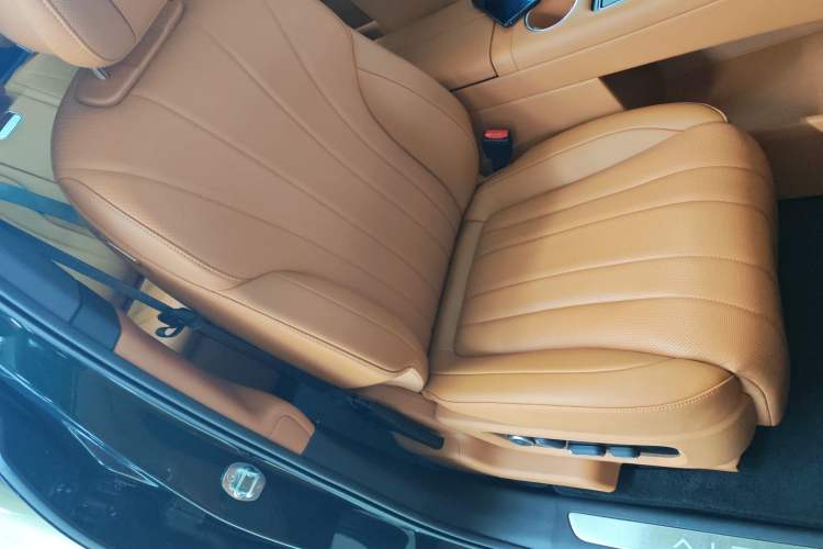 Used Hima AITO M8 2025 Extended-Range Ultra Version 53.4 kWh 5-Seater Edition