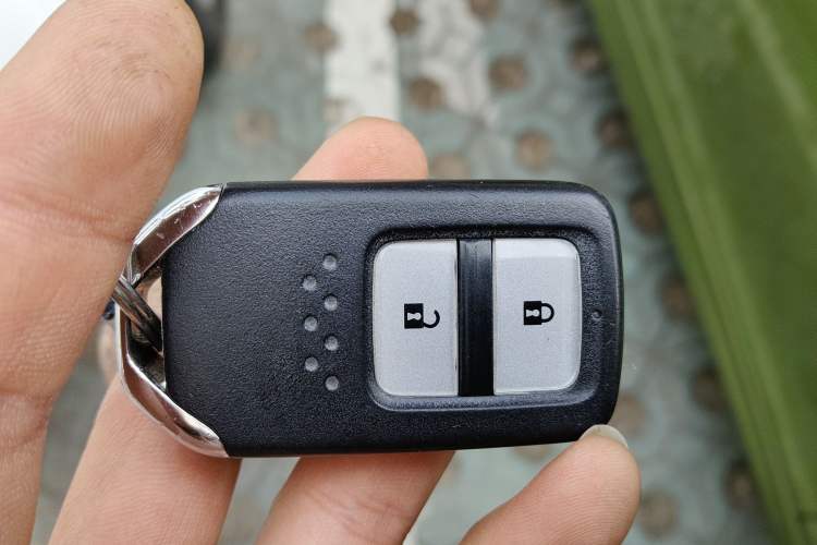 Used Honda Jade 2013 1.8L CVT Luxury Edition 5 seats