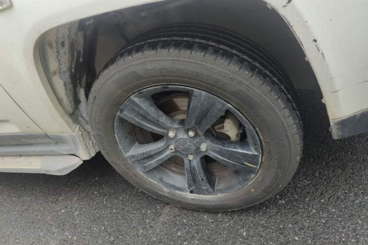 Used Jeep Compass 2014 2.4L Four-Wheel Drive Serpentine Collection Edition Right Front Wheel Hub