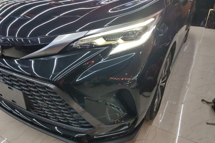 Used Toyota Granvia 2024 2.5L Hybrid Prestige PLUS Edition