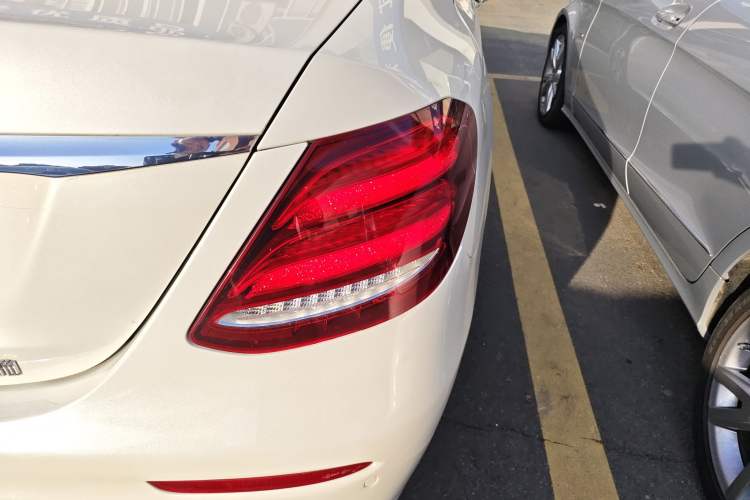 Used Mercedes-Benz E-Class 2019 E 260 L Sport Edition Right Rear Taillight