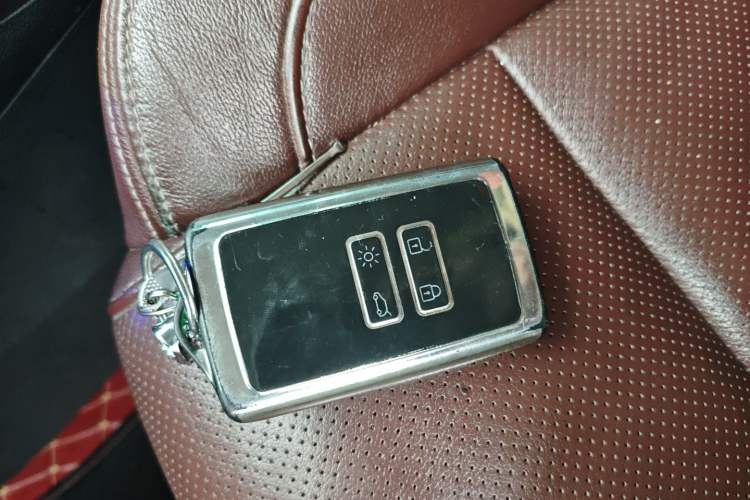 Used Renault Koleos 2017 2.5L Four-Wheel Drive Ultimate Edition Vehicle Key