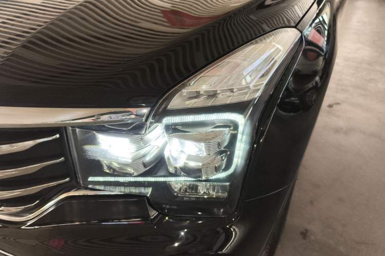 Used GAC Trumpchi GS8 2017 320T Four-Wheel Drive Luxury Smart Connectivity Version (7 Seats) Left Front Headlight