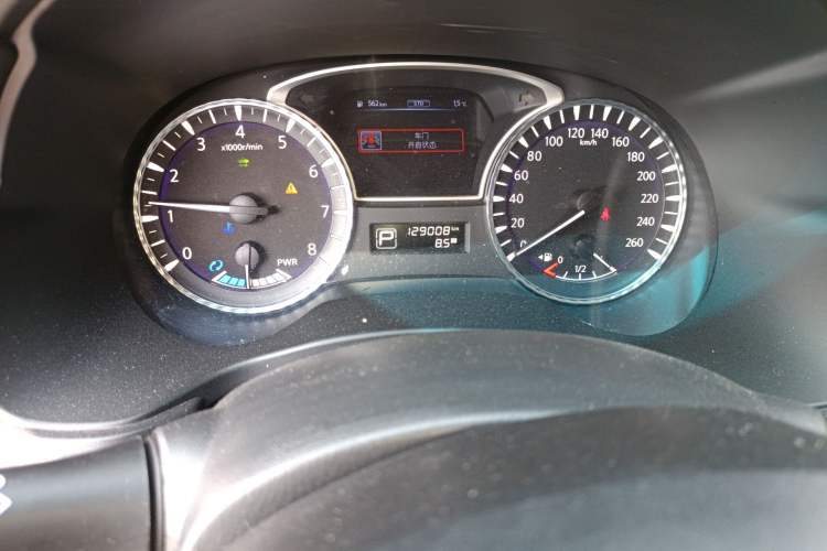 Used Infiniti QX60 2018 2.5 S/C Hybrid Two-Wheel-Drive Champion Family Edition Odometer Close Up