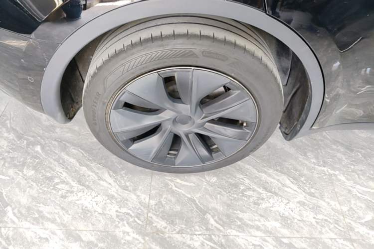 Used Tesla Model Y 2023 Rear-Wheel-Drive Version
