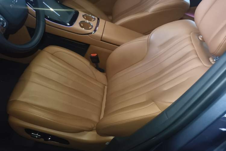 Used AION V 2024 Aion Tyrannosaurus 650 LiDAR Edition Left Front Seat