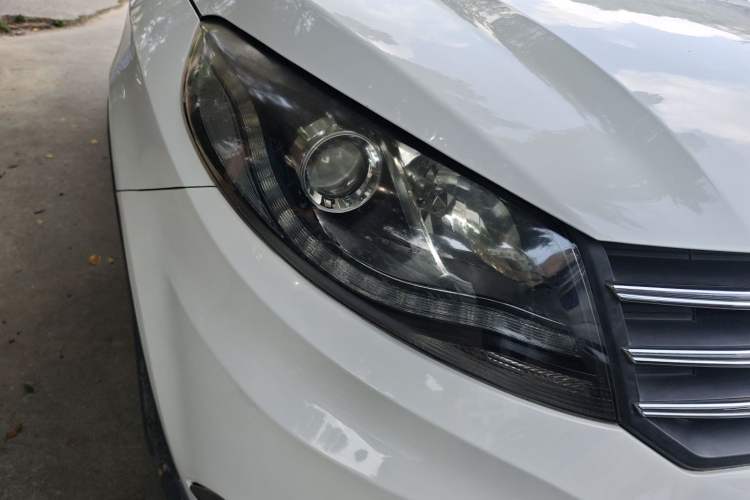 Used Dongfeng Fengon 580 2016 1.8L Manual Comfort Model Right Front Headlight