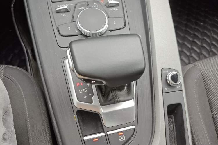 Used Audi A4L 2018 30th Anniversary Edition 40 TFSI Trendy Model