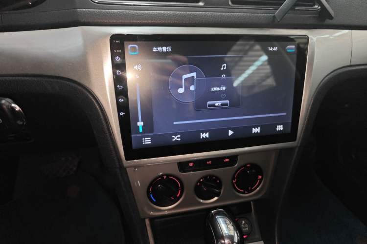 Used Volkswagen Gran Lavida 2013 1.6L Automatic Fashion Model
