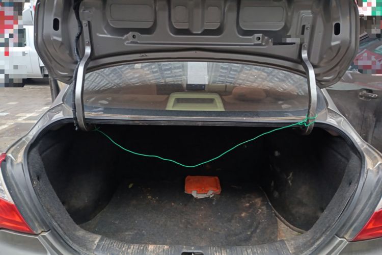 Used Venucia D50 2013 1.6L Manual Fashion Edition Trunk