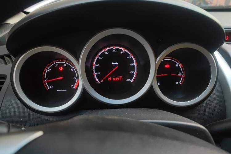 Used Changan CX20 2014 1.4L IMT Sunroof Navigation Version China IV Standard
