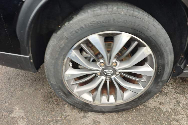 Used GAC Trumpchi GS8 2017 320T Two-Wheel Drive Luxury Smart Connectivity Version (7 Seats) Right Rear Wheel Hub