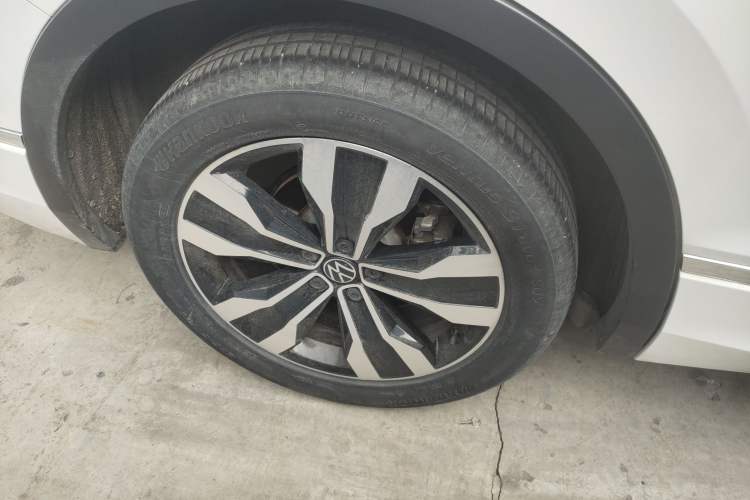 Used Volkswagen Tiguan L 2022 330TSI Automatic Two-Wheel Drive R-Line Enhanced Edition