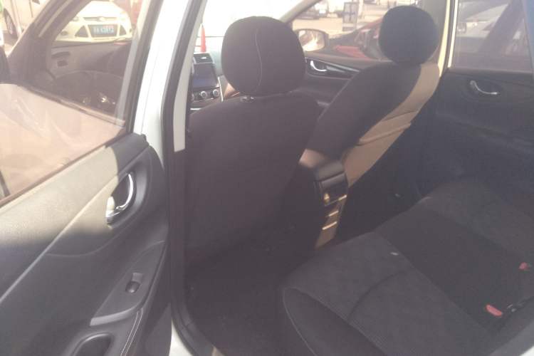 Used Nissan Tiida 2016 1.6L CVT Cool Dynamic Edition