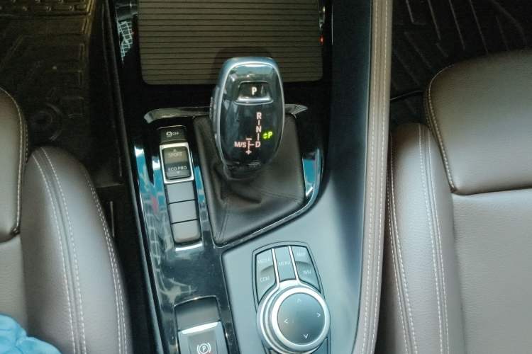 Used BMW X1 2020 sDrive20Li Premium Edition Gear Lever