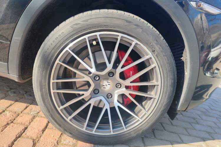 Used Porsche Cayenne 2014 Cayenne Platinum Edition 3.0T