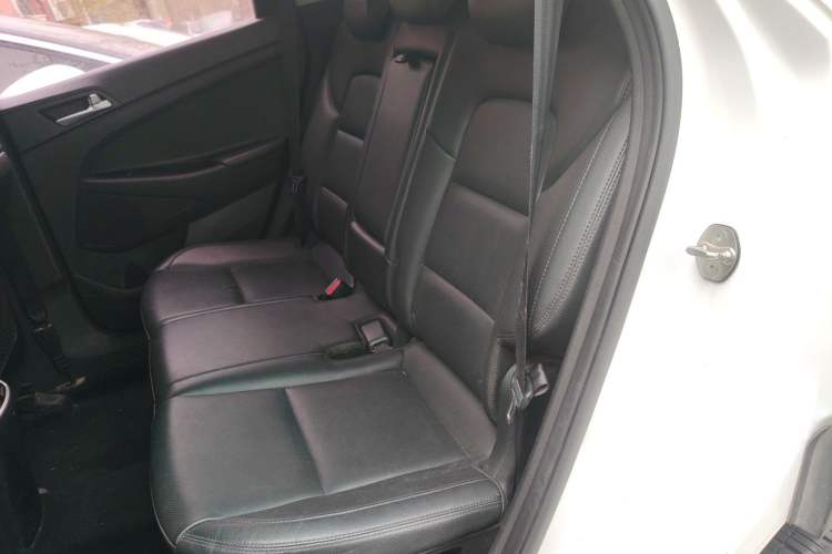 Used Hyundai Tucson 2015 1.6T Dual-Clutch Two-Wheel-Drive Smart Model Left Rear Seat