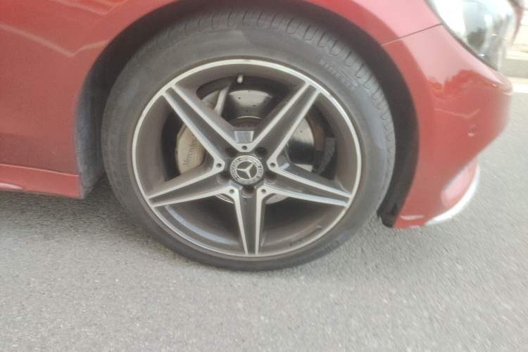 Used Mercedes-Benz C-Class 2017 Facelift C 200 Coupe Right Front Wheel Hub