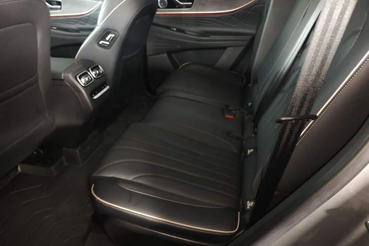 Used Chery Tiggo 9 2023 2.0T Dual-Clutch Two-Wheel Drive Luxury Edition 5 Seats