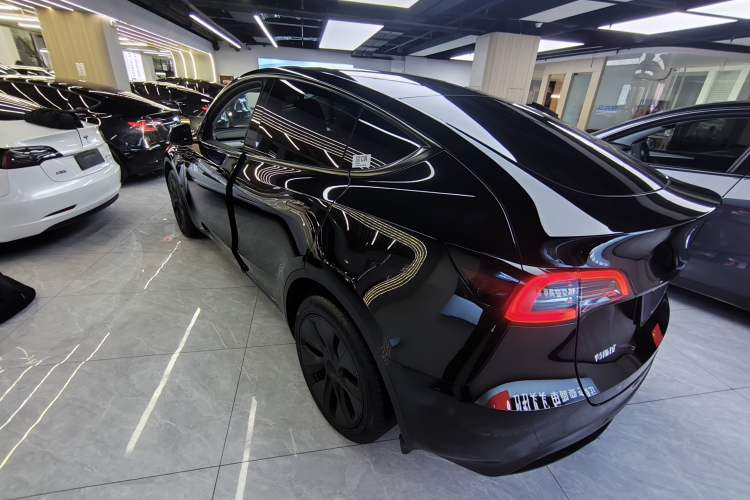 Used Tesla Model Y 2023 Long-Range All-Wheel-Drive Version Exterior 2