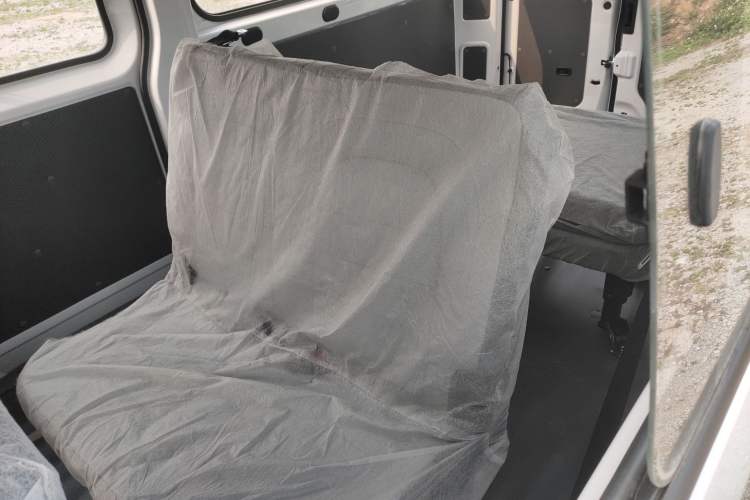 Used Wuling Yangguang 2024 300KM Comfort Version Passenger Van 75kW
