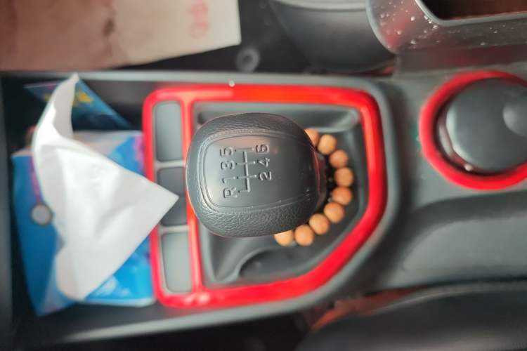 Used Hyundai ix25 2015 1.6L Manual Two-Wheel Drive Fashionable GS Model Gear Lever