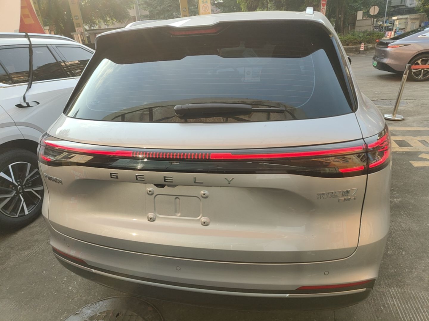 Geely Galaxy Xingjian 7 EM-i 2025 55 km Launch Edition — снимка 5