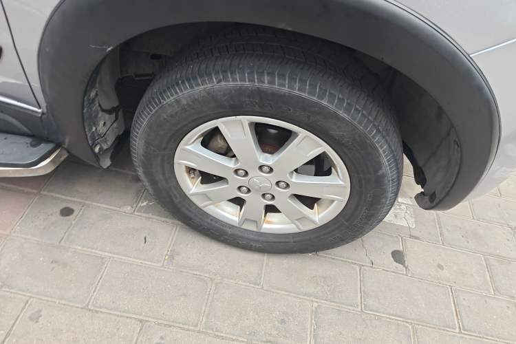 Used Mitsubishi Zinger 2011 2.0L Manual Transmission Luxury Version Right Front Wheel Hub