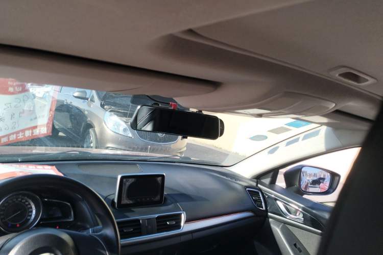 Used Mazda 3 Axela 2016 Sedan 1.5L Automatic Luxury Model Headliner