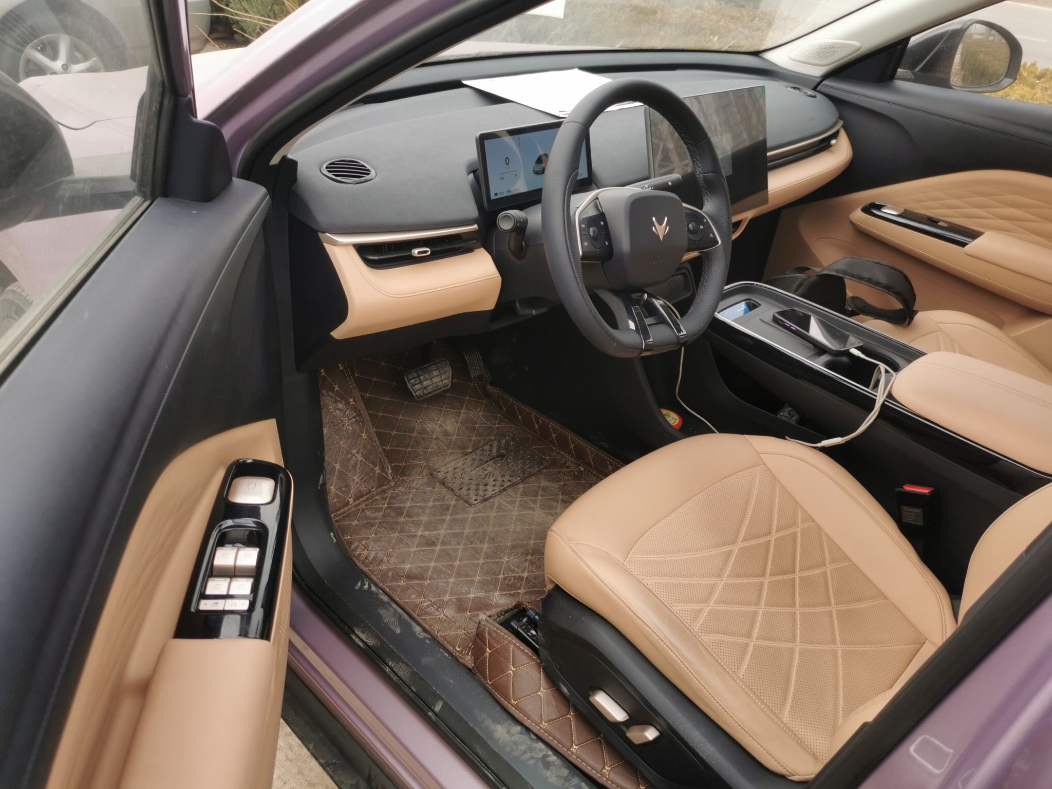 Переднее сиденье в автомобиле